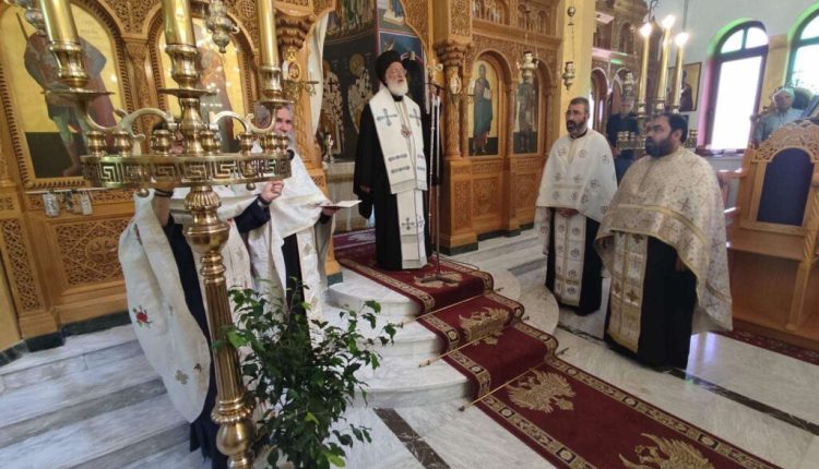 Ο-Αρκαλοχωρίου-Ανδρέας-στην-Εξόδιο-ακολουθία-του-μακαριστού-Μιχαήλ-Αποστολάκη