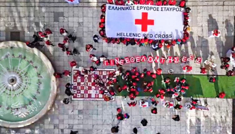 Ο-Βλαδίμηρος-Κυριακίδης-στέλνει-μήνυμα-προσφοράς:-«Γίνε-κι-εσύ-εθελοντής-του-Ελληνικού-Ερυθρού-Σταυρού»