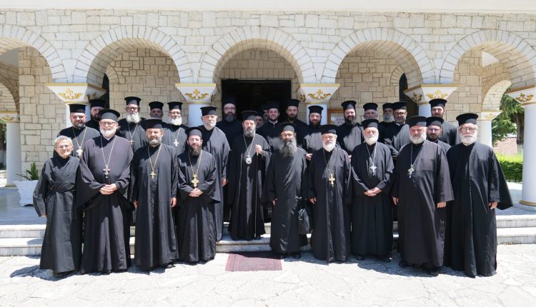 Συνάντηση-Αρχιεπισκόπου-Αλβανίας-με-κληρικούς-για-την-ενίσχυση-και-ανάπτυξη-της-ενορίας