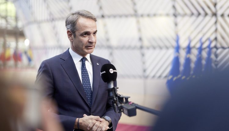 Κυρ.-Μητσοτάκης:-Η-μείωση-των-τιμών-του-πετρελαίου-να-φτάσει-άμεσα-στην-αντλία