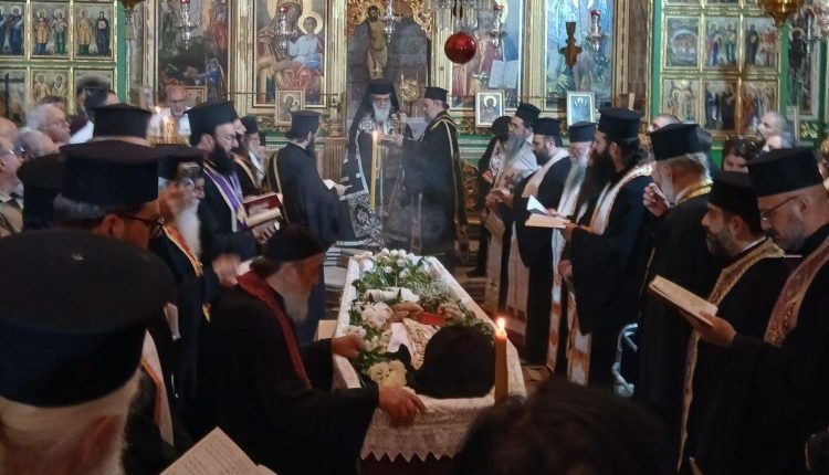 Το-«ύστατο-χαίρε»-στον-Αρχιμανδρίτη-Ιλαρίωνα-Γραμμένο,-Ηγούμενο-της-Μονής-Θαβωρίου-Όρους