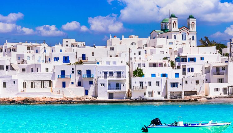 Κυκλάδες:-Ο-πραγματικός-λόγος-που-βάφτηκαν-λευκά-τα-σπίτια-δεν-ήταν-η-αισθητική-αλλά-μια-πανδημία