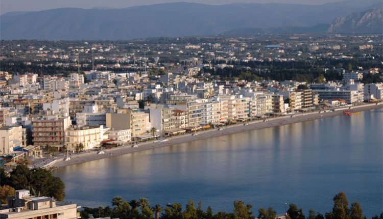 Λουτράκι:-Λαγοκέφαλος-επιτέθηκε-σε-δύο-λουόμενους-και-τους-έστειλε-στο-νοσοκομείο