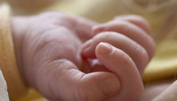Πάτρα:-Συνελήφθη-η-μητέρα-του-βρέφους-που-νοσηλεύεται-στο Καραμανδάνειο-με-κάταγμα-στο-μηρό