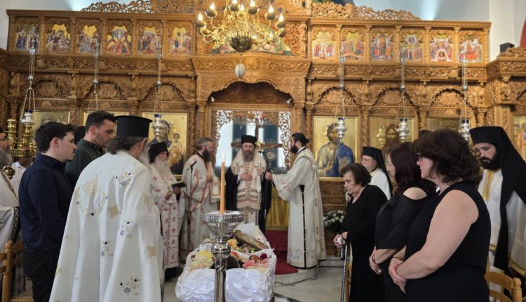 Ο-Μητροπολίτης-Φλωρίνης-Ειρηναίος-στην-Εξόδιο-Ακολουθία-της-Θεολόγου-Βαΐας-Ζανίδου