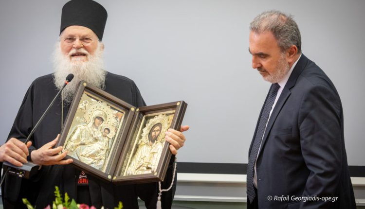 Η-Τελετή-Αποφοίτησης-στη-Θεολογική-Σχολή-του-ΑΠΘ-παρουσία-του-Γέροντα-Εφραίμ