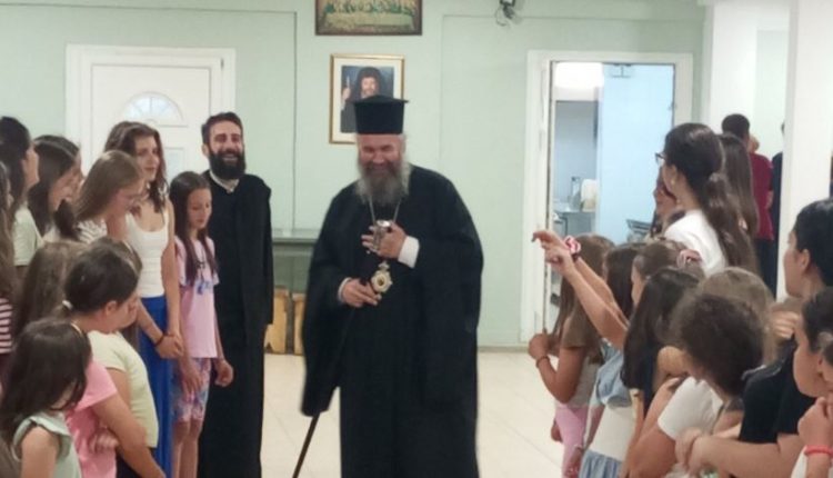Ο-Φλωρίνης-Ειρηναίος-για-την-αξία-των-εκκλησιαστικών-κατασκηνώσεων