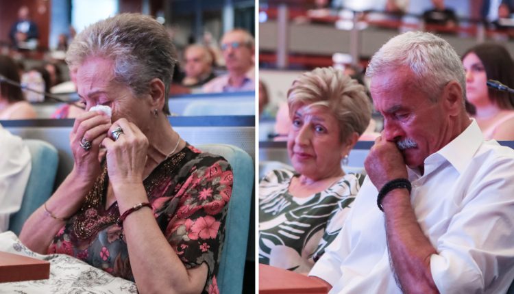 Συγκίνηση-στο-ΥΠΕΞ-με-την-εκστρατεία-#stolenmemory:-Αντικείμενα-θυμάτων-του-ναζισμού-επιστράφηκαν-στις-οικογένειές-τους