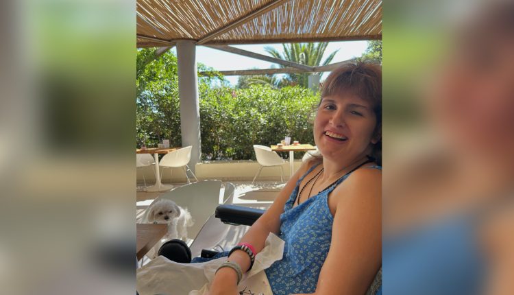 Συγκινεί-η-μητέρα-της-Μυρτώς-της-Πάρου:-«Ένα-χαμόγελό-σου,-η-μεγαλύτερη-μου-χαρά»