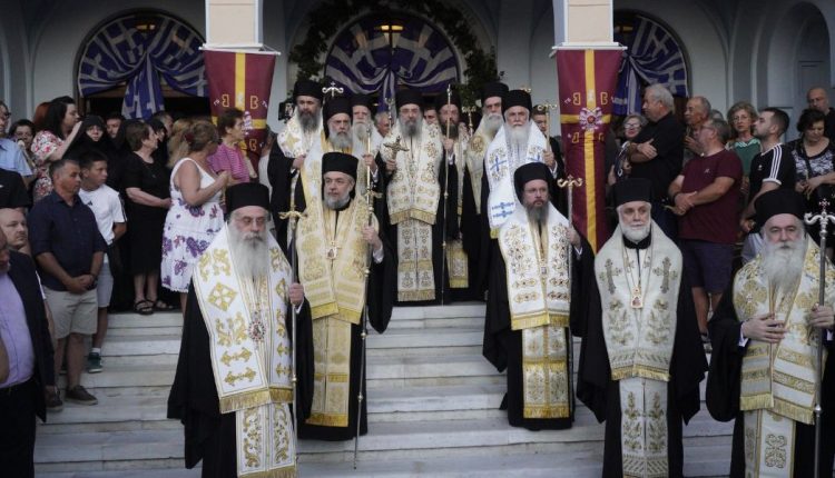 Κόρινθος:-Με-ιδιαίτερη-λαμπρότητα-ο-Μέγας-Συνοδικός-–-Πολυαρχιερατικός-Εσπερινός-προς-τιμήν-του-Αποστόλου-Παύλου-(ΦΩΤΟ&ΒΙΝΤΕΟ)