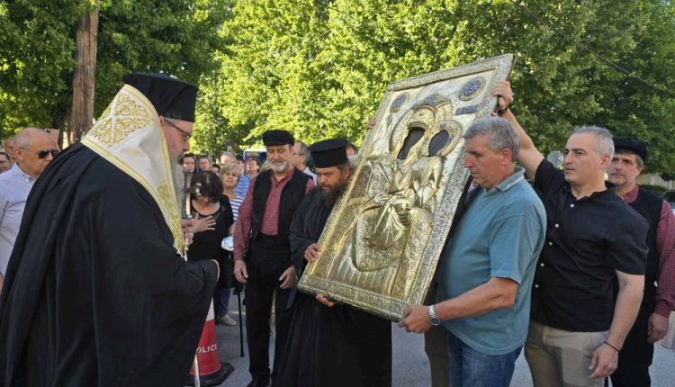 Η-Λάρισα-υποδέχθηκε-την-Ιερά-Εικόνα-της-Παναγίας-Εικοσιφοίνισσας