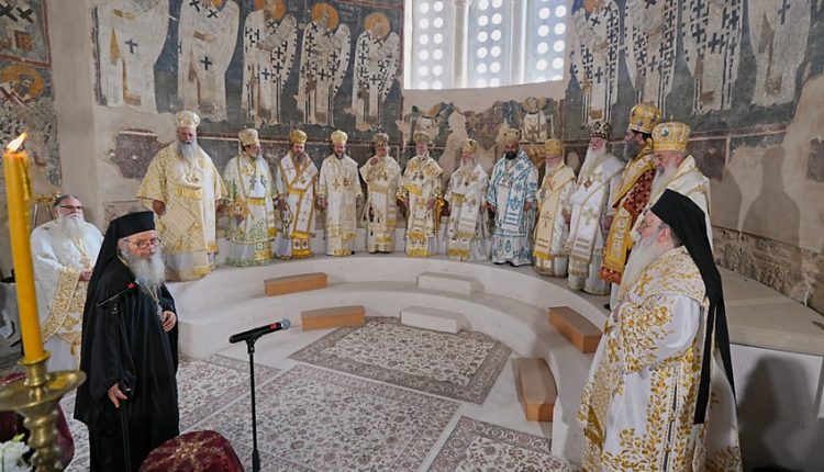 Λαμπρό-Πολυαρχιερατικό-Συλλείτουργο-για-την-εορτή-των-Πρωτοκορυφαίων-Αποστόλων-στη-Βέροια