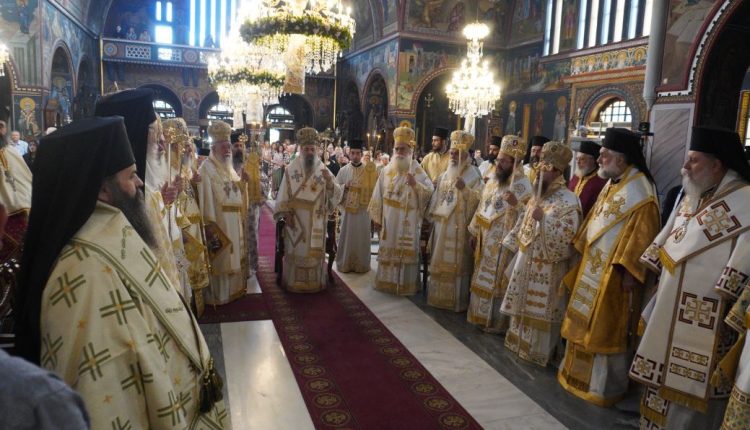 Με-λαμπρό-Πολυαρχιερατικό-Συλλείτουργο-τιμήθηκε-η-μνήμη-του-Πολιούχου-της-Κορίνθου,-Αποστόλου-Παύλου-(ΦΩΤΟ&ΒΙΝΤΕΟ)