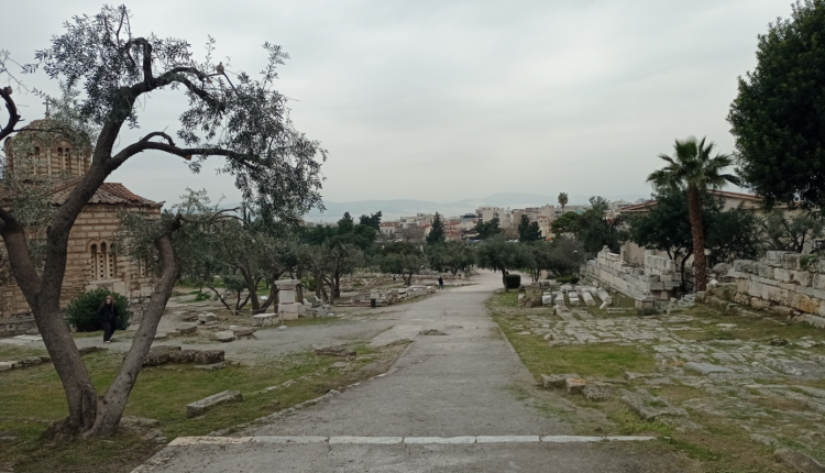 Αποκαθίσταται-ο-νοτιοανατολικός-ναός-στην-Αρχαία-Αγορά-των-Αθηνών-–-Αναστηλώνονται-κίονες-και-αποκαθίσταται-η-κάτοψη