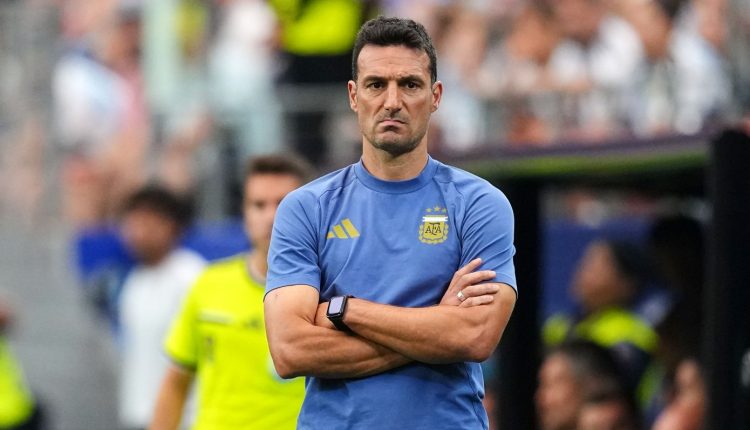 Μουντιάλ-2026:-Η-Αργεντινή-«δένει»-με-νέο-πενταετές-συμβόλαιο-τον-Σκαλόνι