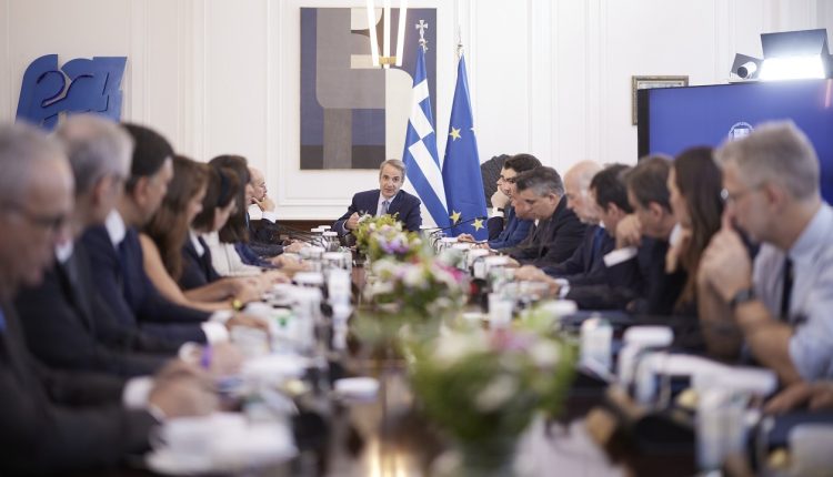 Κυρ.-Μητσοτάκης:-Μείωση-στις-τιμές-της-βενζίνης-στην-αντλία-άμεσα