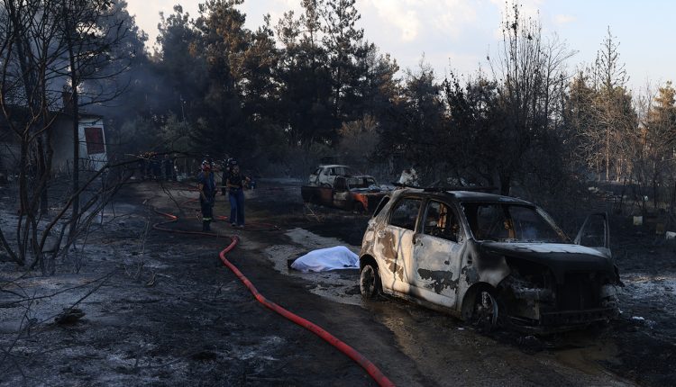 Φωτιά-στο-Ωραιόκαστρο-με-δύο-νεκρούς:-«Ο-άνδρας-ήταν-δάσκαλος,-το-σπίτι-βρισκόταν-μέσα-στο-δάσος»-–-Αγωνία-για-τον-12χρονο