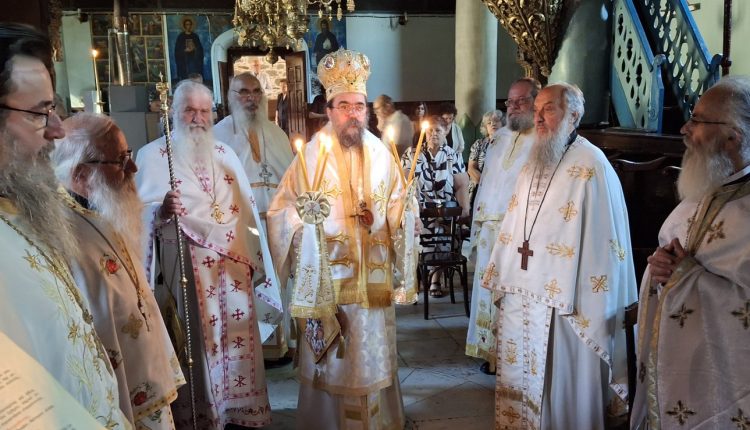 Ο-Καστορίας-Καλλίνικος-στην-πανηγυρίζουσα-Ιερά-Μονή-Αγίων-Αναργύρων-Μελισσοτόπου