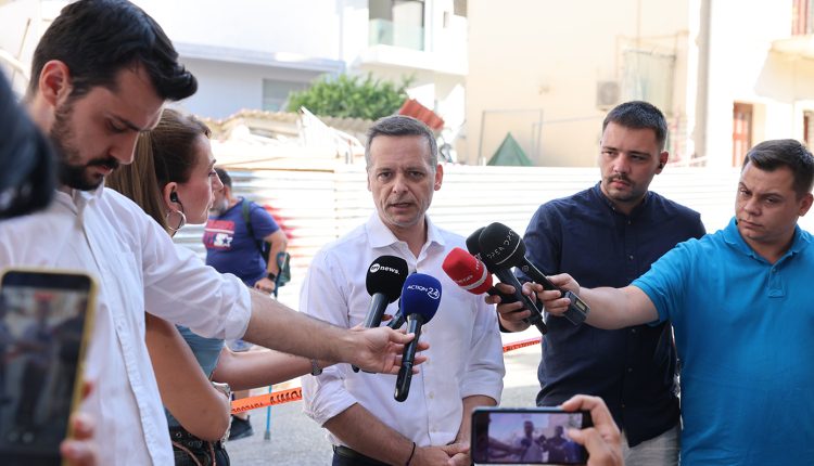 Επίδομα-3.000-ευρώ-για-κάθε-νοικοκυριό-και-προσωρινή-στέγαση-για-τους-πληγέντες-στα-Πετράλωνα-ανακοίνωσε-ο-Δούκας