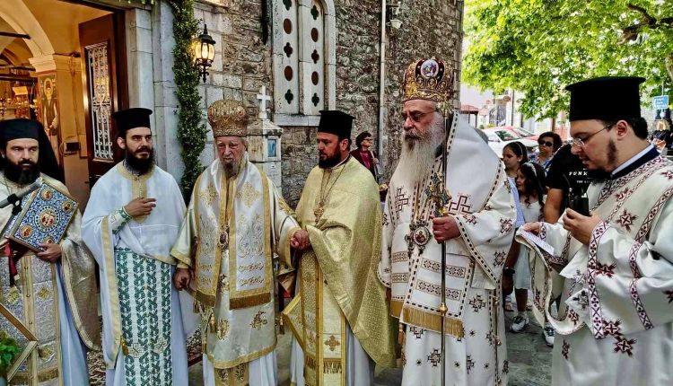 Ο-Μητροπολίτης-Καρυστίας-στην-γενέτειρά-του-τον-Κοσμά-Κυνουρίας