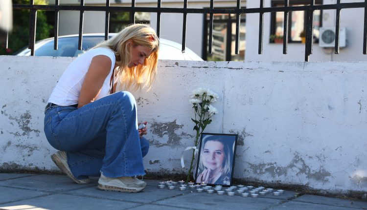 «Δεν-σας-φοβόμαστε»:-Συγκέντρωση-έξω-από-το-Ιπποκράτειο-Θεσσαλονίκης-για-τον-θάνατο-της-Βάγιας-Νέστορα
