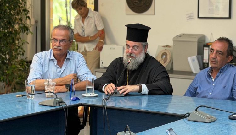 Επίσκεψη-του-Μητροπολίτη-Κυδωνίας-στον-Δήμο-Πλατανιά