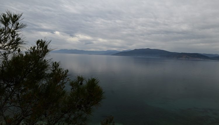 Βροχές-και-πτώση-της-θερμοκρασίας-το-Σαββατοκύριακο-–-Πότε-θα-πάρει-την-ανηφόρα-ο-υδράργυρος