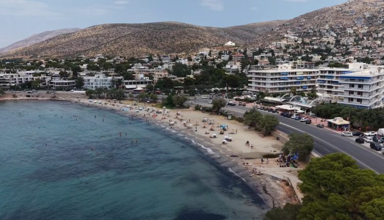 Απόβαση-στις-παραλίες-της-Αττικής-με-ιδανικές-καιρικές-συνθήκες:-Πώς-θα-είναι-ο-καιρός-την-Κυριακή-–-Δείτε-βίντεο-από-drone