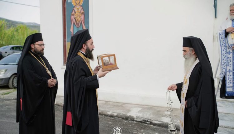 yποδοχή-της-Τιμίας-Δεξιάς-Χειρός-του-Αγίου-Νεκταρίου-στα-Καλά-Νερά-Πηλίου