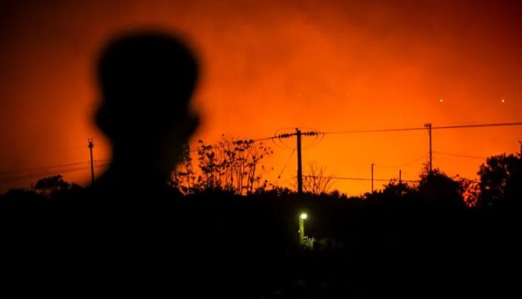Συνελήφθη-76χρονος-για-τη-φωτιά-στο-Ωραιόκαστρο-–-Φέρεται-να-προκάλεσε-την-πυρκαγιά-με-το-όχημά-του-–-Εμφάνιζε-σημάδια-μέθης