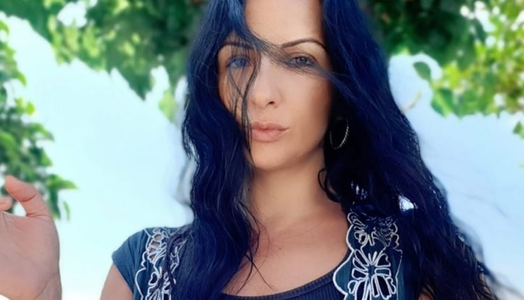 Ηράκλειο:-Η-δημοσιογράφος-Μαρία-Αντωνογιαννάκη,-η-46χρονη-που-βρέθηκε-νεκρή-στο-αυτοκίνητό-της