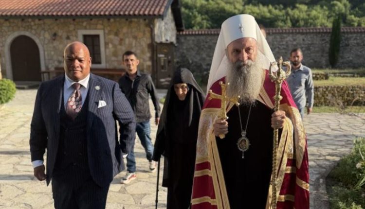 Ο-Πατριάρχης-Πορφύριος-και-ο-Σύμβουλος-του-Τραμπ-σε-ιστορική-επίσκεψη-στους-“Αγίους-Τόπους-των-Σέρβων”-στο-Κοσσυφοπέδιο
