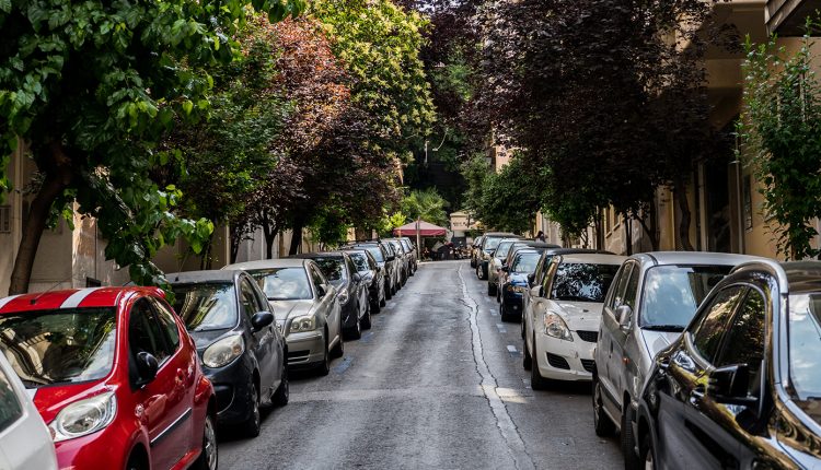 Τέλος-στο-ατελείωτο-ψάξιμο-για-πάρκινγκ-στην-Αθήνα;-–-Η-νέα-εφαρμογή-parkout-δείχνει-σε-πραγματικό-χρόνο-τις-ελεύθερες-θέσεις