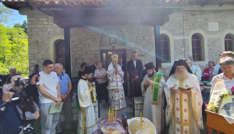 Θεσσαλιώτιδος-Τιμόθεος:-Ο-Άγιος-Αθανάσιος-αποτελεί-έως-σήμερα-πρότυπο-χαρισματικού-ανθρώπου