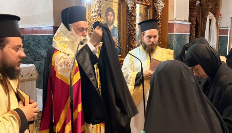 Μοναχική-Κουρά-δύο-νέων-Αδελφών-στο-Ιερό-Ησυχαστήριο-«Ο-Τίμιος-Σταυρός»-Μαψού-Κορινθίας