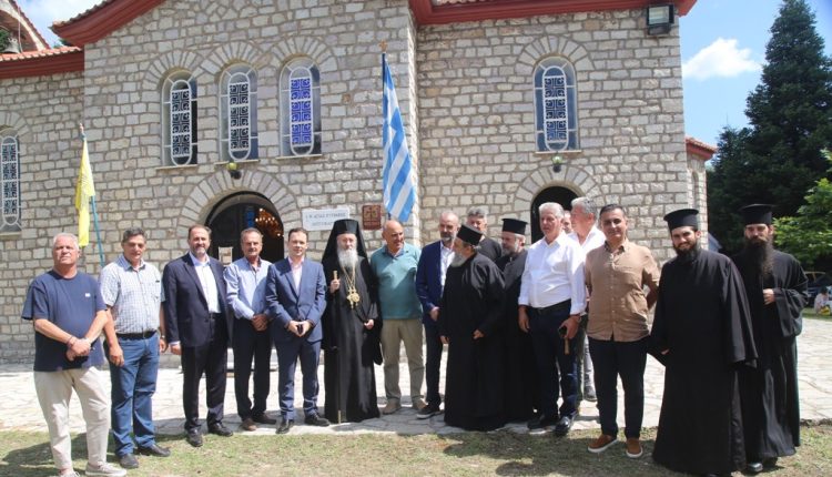 Στην-ελατοσκεπή-Αγία-Κυριακή-της-Ορεινής-Ναυπακτίας