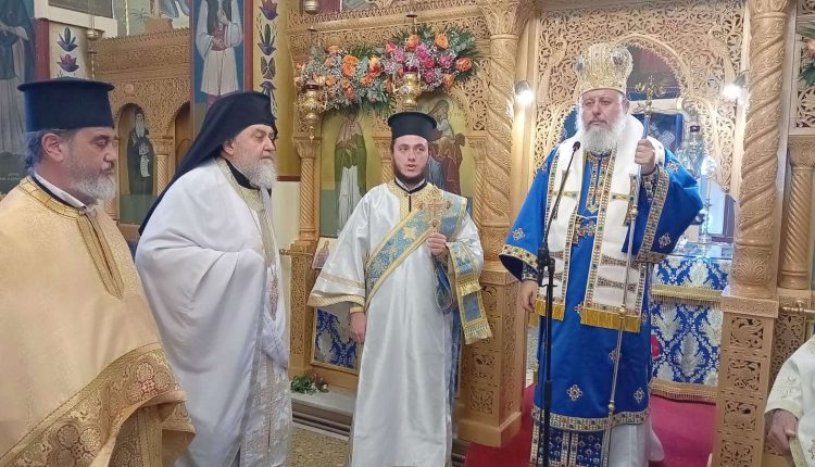 Ο-Ταλαντίου-Θεολόγος-στην-Αγία-Κυριακή-Παραλίας-Λιβανατών