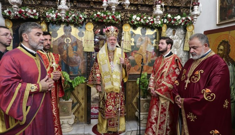 o-Λαός-της-Μυκόνου-τίμησε-την-Αγία-Κυριακή