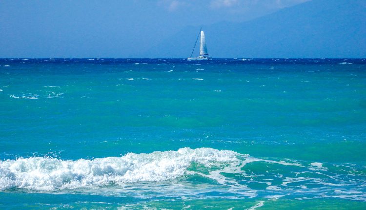 Η-θεραπευτική-δύναμη-της-θάλασσας:-Πώς-το-«blue-mind»-βοηθά-ανθρώπους-να-ξεπεράσουν-το-τραύμα,-το-άγχος-και-την-κατάθλιψη