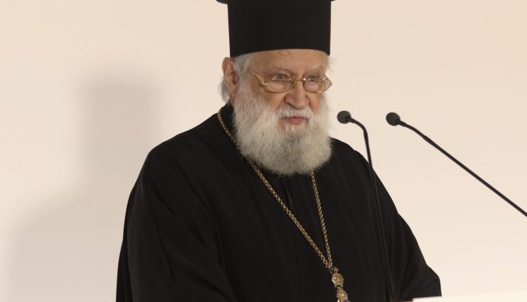Ο-Δήμος-Αμοργού-τιμά-τον-Πρωτοπρεσβύτερο-π.-Θωμά-Συνοδινό-για-τα-40-χρόνια-ιερατικής-διακονίας