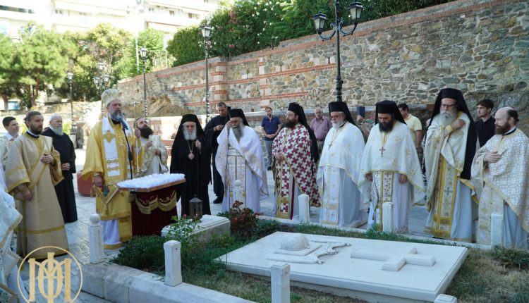 Αρχιερατική-Θεία-Λειτουγία-–-Μνημόσυνο-μακαριστού-Μητροπολίτου-Παντελεήμονος-Β΄(Χρυσοφάκη)