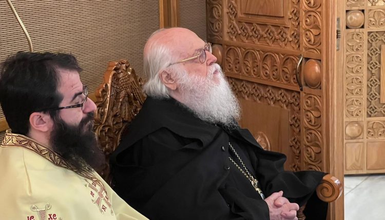 Όταν-ο-Αρχιεπίσκοπος-Αναστάσιος-βρισκόταν-στο-Ναό,-αισθανόσουν-ότι-προσευχόταν