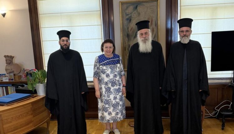 Επίσκεψη-του-Μητροπολίτου-Μαντινείας-στην-Υπουργό-Πολιτισμού