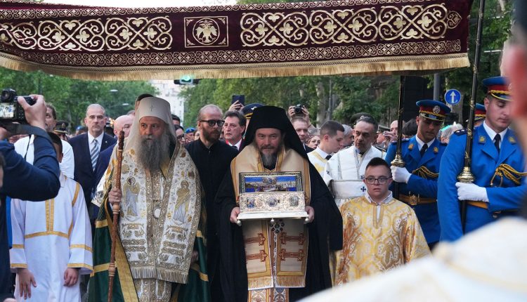 Αγία-Ζώνη-στη-Σερβία:-Ο-Επίσκοπος-Λίπλιαν-Δοσίθεος-μιλά-για-τις-ημέρες-που-η-Παναγία-“περπάτησε”-στο-Βελιγράδι