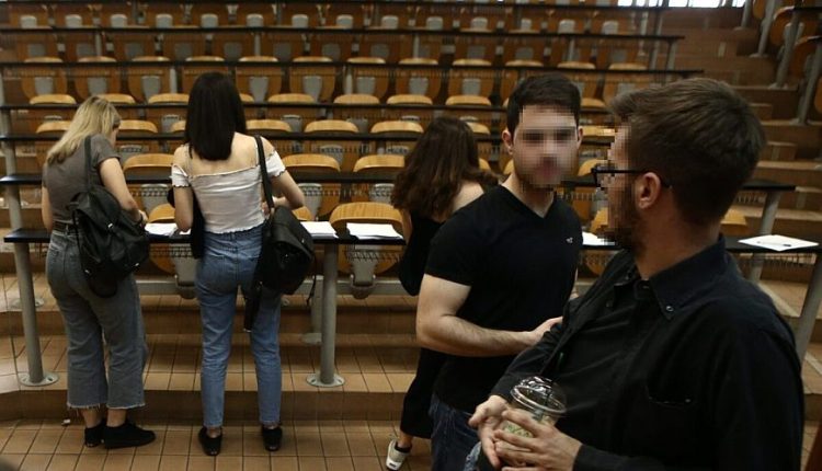 Ηλεκτρονικές-οι-εξετάσεις-με-tablets-πλέον-στο-Αριστοτέλειο-Πανεπιστήμιο-Θεσσαλονίκης