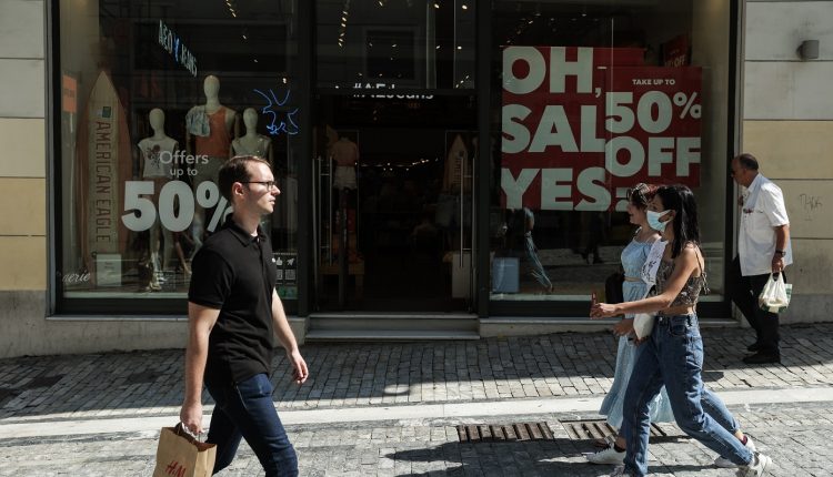 Θερινές-εκπτώσεις-2026:-Πότε-ξεκινούν-και-πόσο-θα-διαρκέσουν