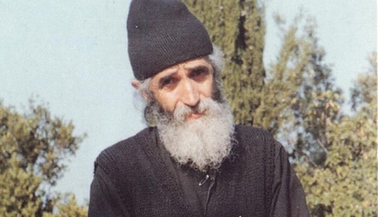 Σαν-σήμερα-12-Ιουλίου:-Πεθαίνει-ο-Άγιος-Παΐσιος-–-Ο-μοναχός-που-έγινε-θρύλος,-προφητεία-και-τηλεοπτικό-φαινόμενο