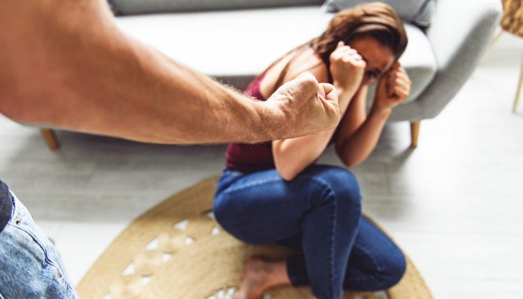 Ηράκλειο:-27χρονος-μποξέρ-πήρε-το-πρώτο-αεροπλάνο-από-τη-Γερμανία-και-ήρθε-και-ξυλοκόπησε-την-πρώην-του-–-Την-έστειλε-στο-νοσοκομείο