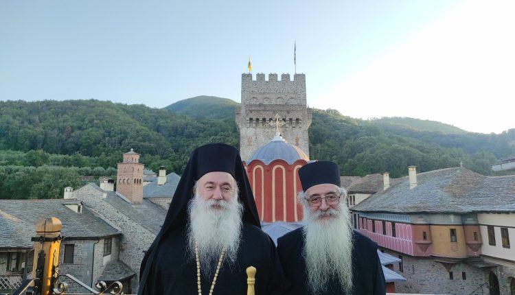 Ο-Μητροπολίτης-Κορίνθου-στην-Ιερά-Μονή-Καρακάλλου-Αγίου-Όρους