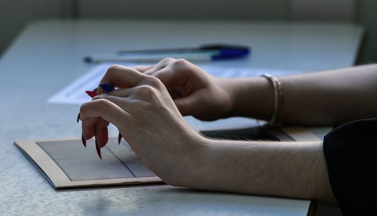 Από-σήμερα-οι-αιτήσεις-των-Ελλήνων-του-Εξωτερικού-για-τις-εισαγωγικές-εξετάσεις-στην-Τριτοβάθμια-Εκπαίδευση